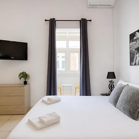 New To The Market - 4br In By Sf Homes דירה סליאמה
