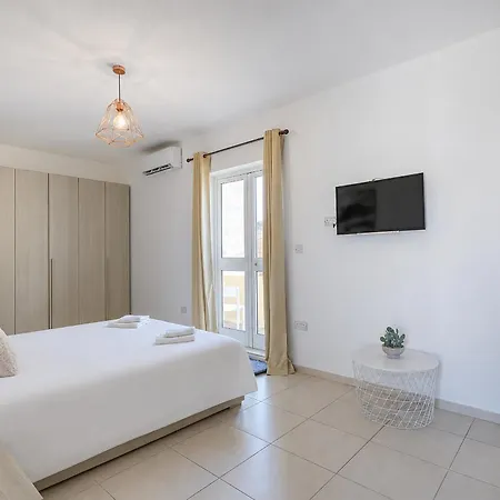 דירה New To The Market - 4br In By Sf Homes סליאמה